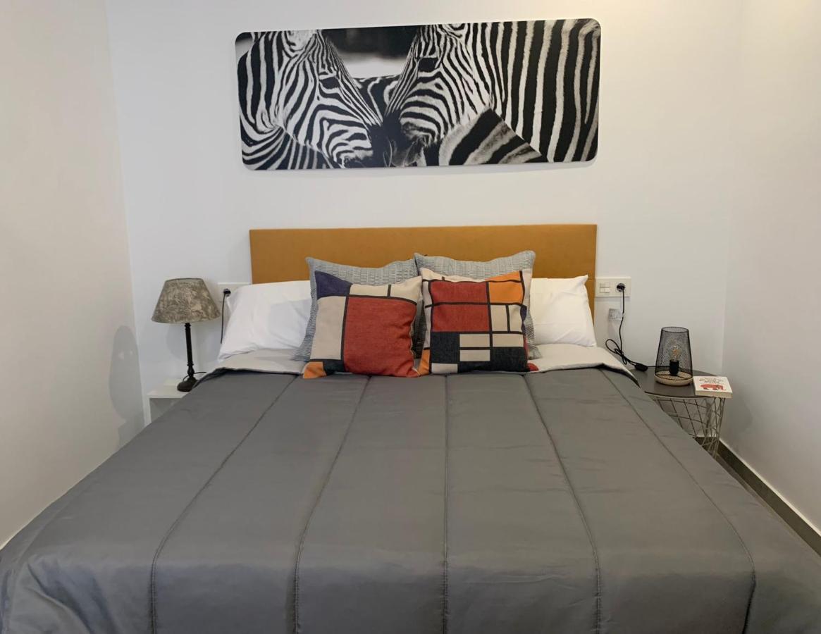 Encanto I Solo Familias Y Parejas En Zona Centro 科尼尔-德拉弗龙特拉 外观 照片
