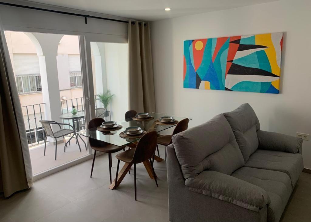 Encanto I Solo Familias Y Parejas En Zona Centro 科尼尔-德拉弗龙特拉 外观 照片